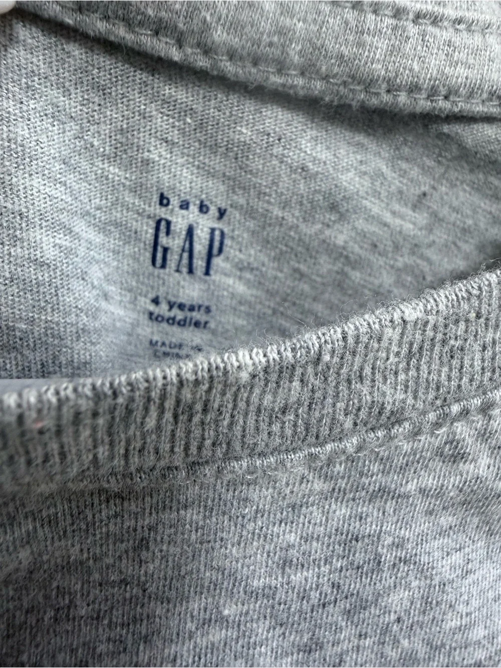 GAP Kids Gray Long-Sleeve Snoopy Graphic Tee - Gray/Red, Size 4
